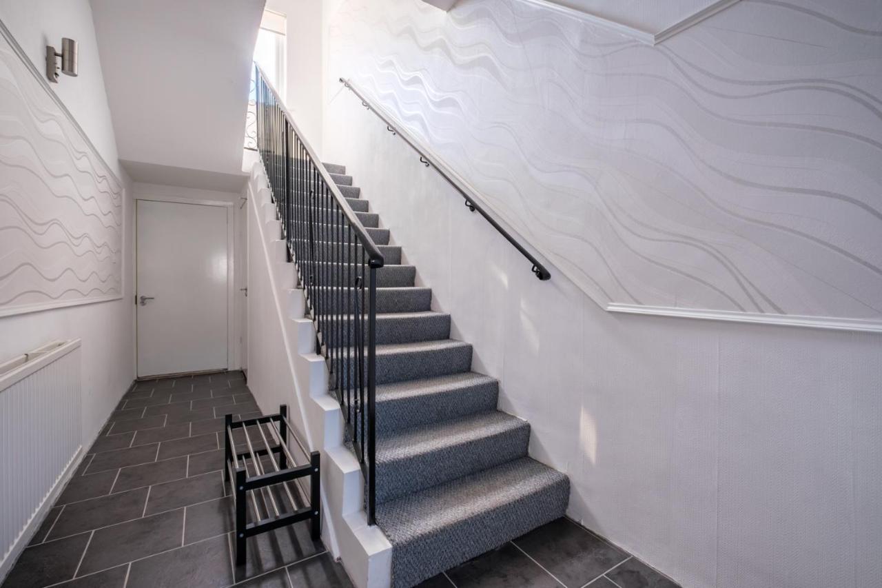 The Douglas - Spacious 2 Bed Apartment In Uddingston Exterior foto